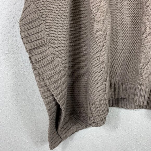 Liz Claiborne Women’s Wool Blend Cableknit Poncho Sweater Size Petite Medium - Picture 2 of 6